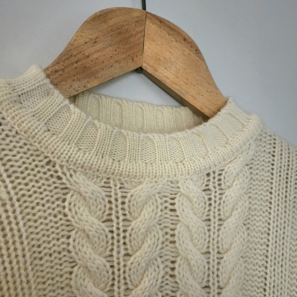 Vintage x 80s Baleno Pure New Wool “made in Italy” Cable knit Sweater - Picture 2 of 8